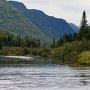 La rivière Jacques-Cartier entre deux montagnes